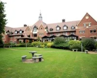 Stratford Manor Hotel - QHotel Collection